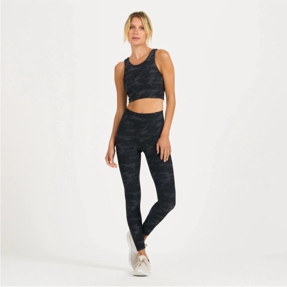 Vuori Pants - VUORI Clean Elevation Leggings Camo Small